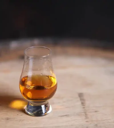 photo d'un verre Glenn Cairn pour déguster des spiritueux